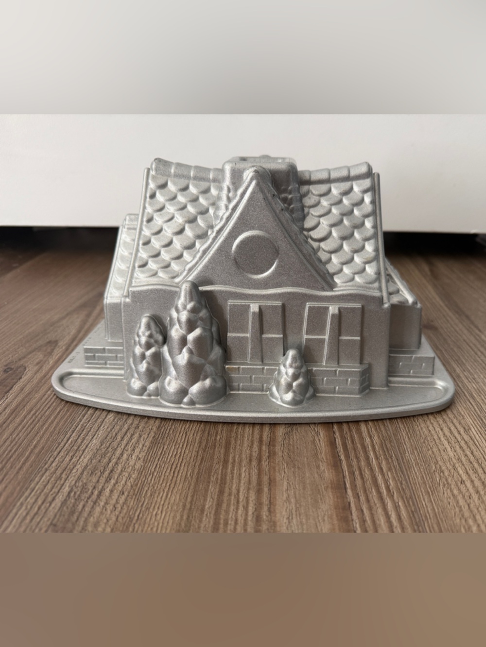 Nordic Ware Gingerbread Bundt pan